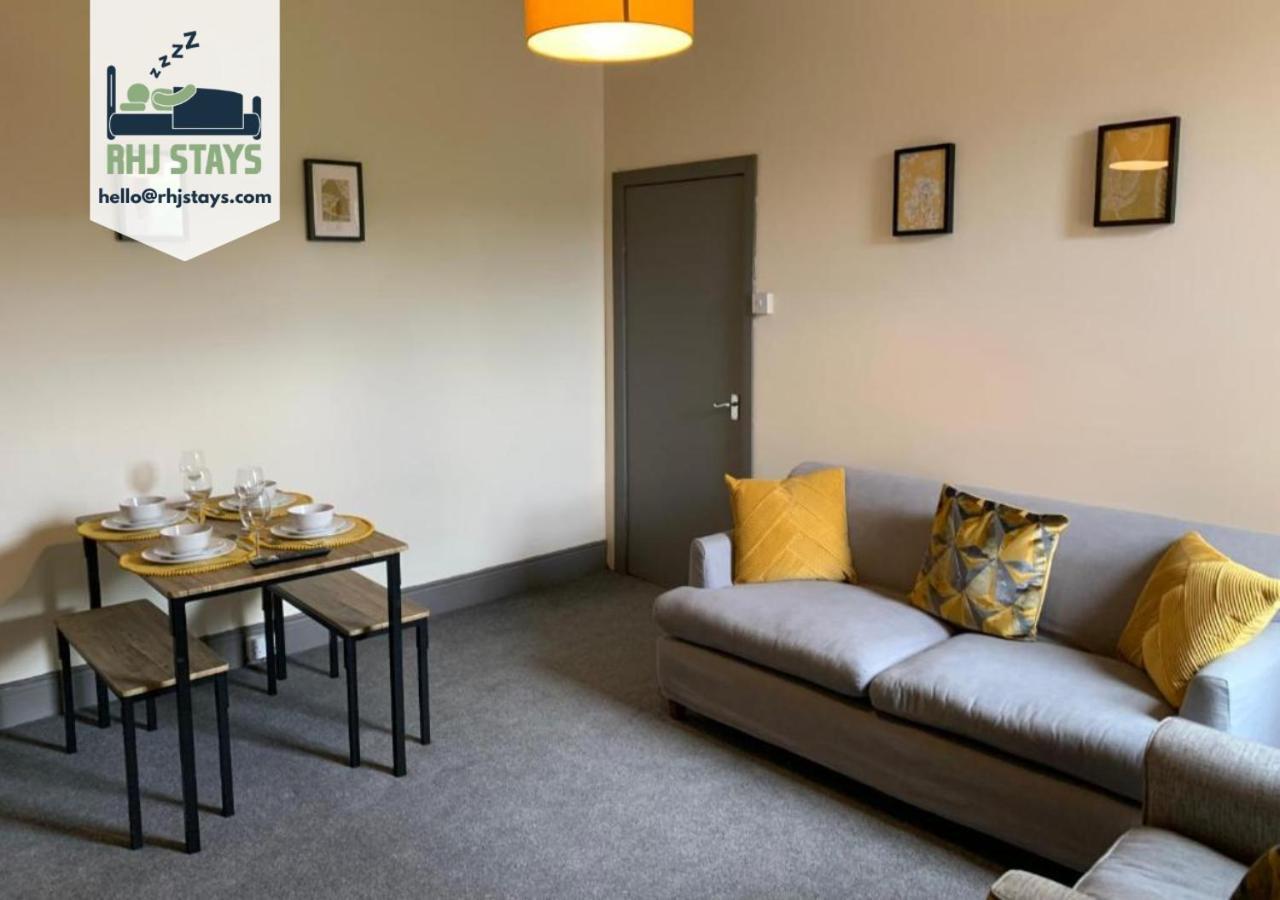 Balfour3-3 Bdrm 5 Beds Contractor Digs Spacious Apartment