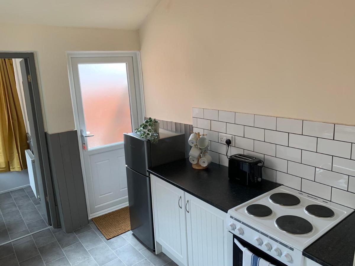 Balfour3-3 Bdrm 5 Beds Contractor Digs Spacious Apartment