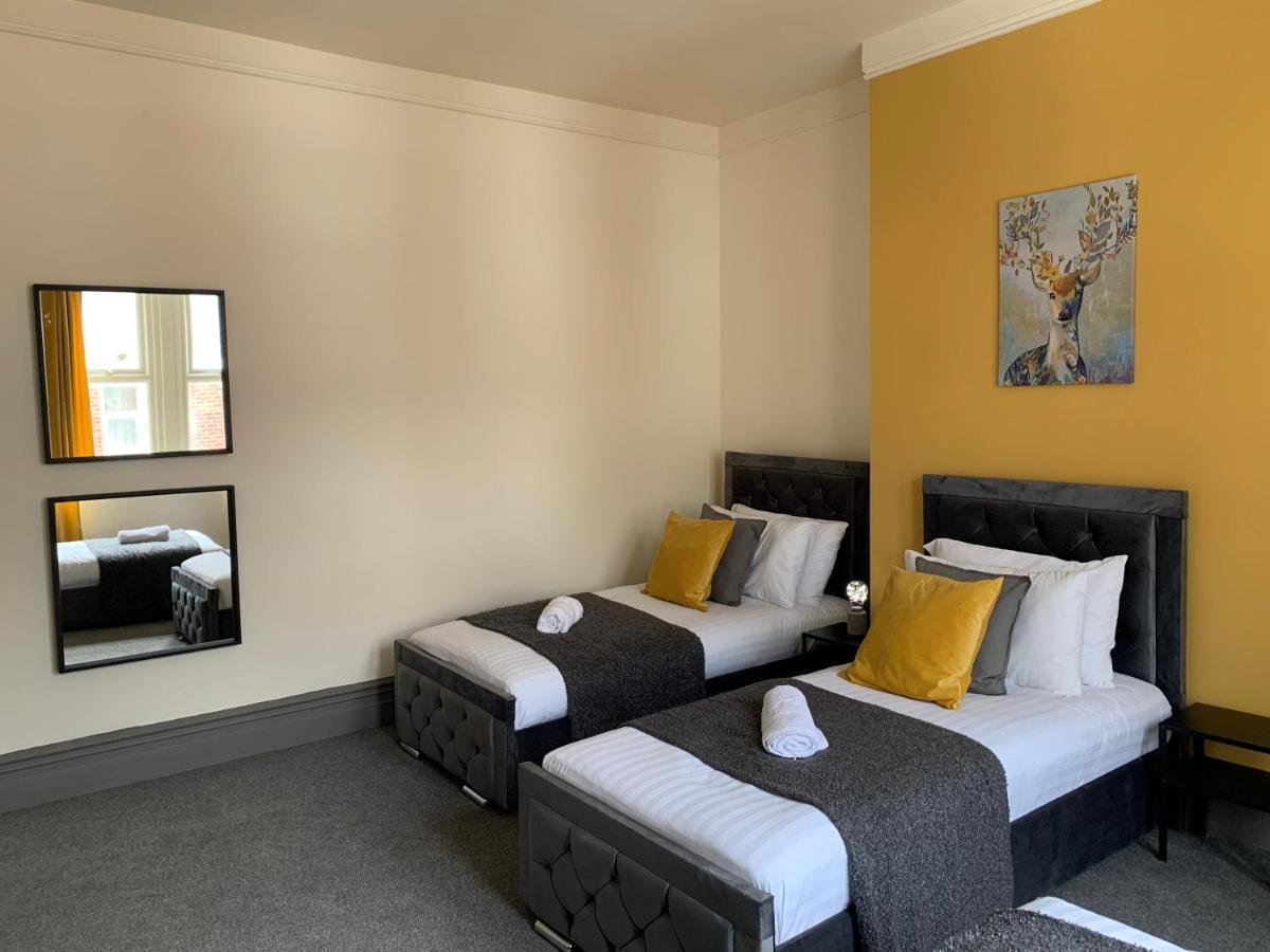 Balfour3-3 Bdrm 5 Beds Contractor Digs Spacious