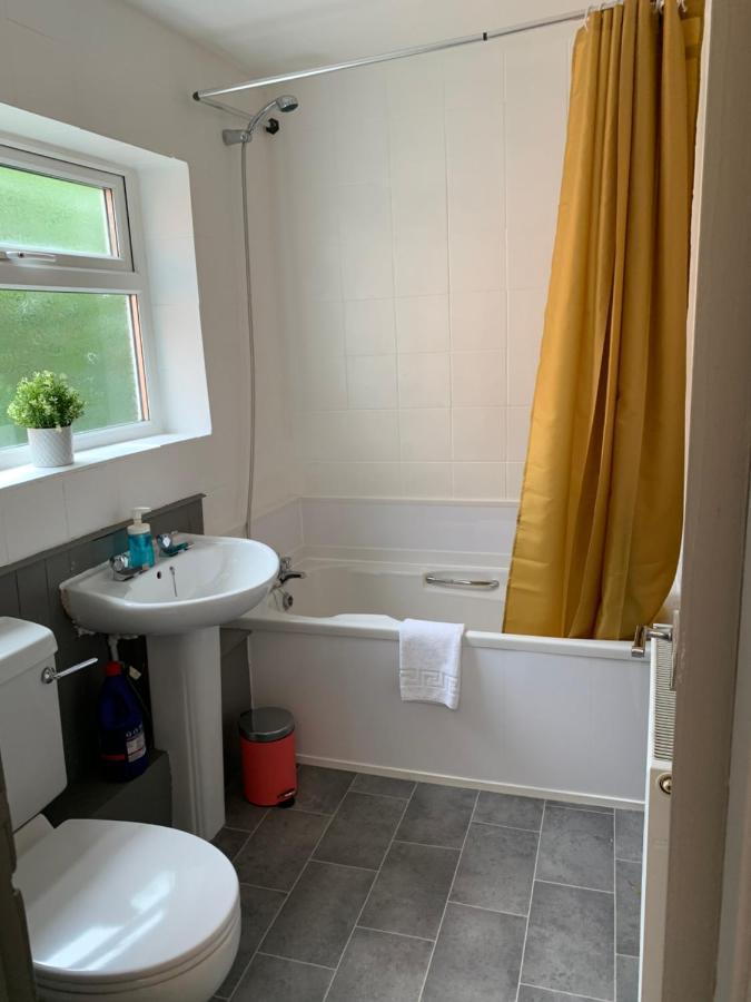 Balfour3-3 Bdrm 5 Beds Contractor Digs Spacious Apartment *